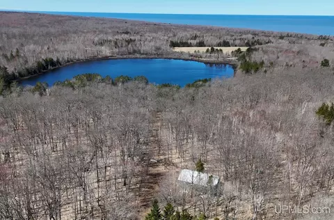 54821 S Tear Lk, Houghton, MI 49931