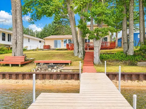 2830 Cherry Grv, Harrison, MI 48625