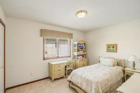 Bedroom - 47715 Beacon Sq, Macomb, MI 48044 photo 3 of 8