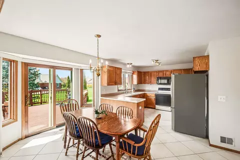 Kitchen - 47715 Beacon Sq, Macomb, MI 48044 photo 2 of 2