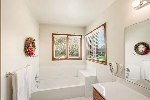 Bath - 47715 Beacon Sq, Macomb, MI 48044 photo 1 of 4