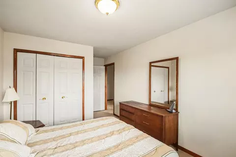 Bedroom - 47715 Beacon Sq, Macomb, MI 48044 photo 6 of 8