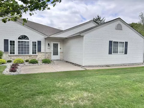 104 Lakewood, Adrian, MI 49221