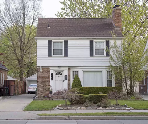 1440 Vernier, Grosse Pointe Woods, MI 48236