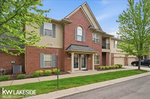 11754 Farmington, Livonia, MI 48150