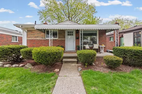 31720 Saint Margaret, Saint Clair Shores, MI 48082