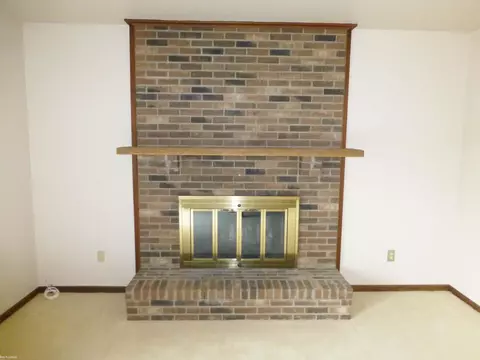 Living - 67320 Hartway, Ray, MI 48096 photo 4 of 6