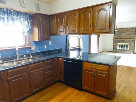 Kitchen - 67320 Hartway, Ray, MI 48096 photo 3 of 4