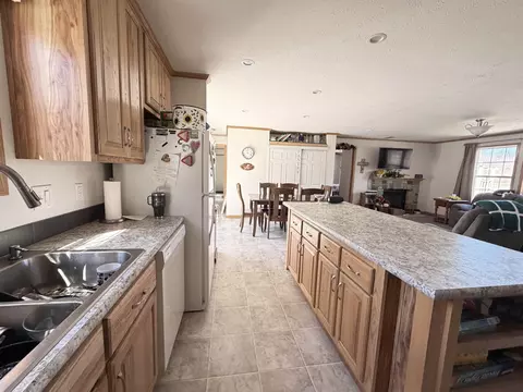 Kitchen - 2020 E Long Lk, Harrison, MI 48625 photo 2 of 4