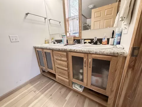 Bath - 2020 E Long Lk, Harrison, MI 48625 photo 3 of 6