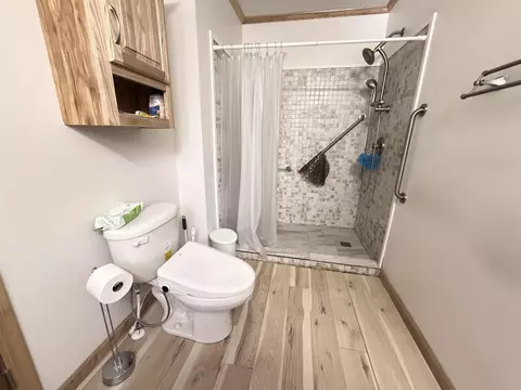 Bath - 2020 E Long Lk, Harrison, MI 48625 photo 6 of 6