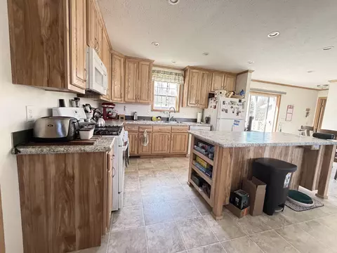 Kitchen - 2020 E Long Lk, Harrison, MI 48625 photo 4 of 4