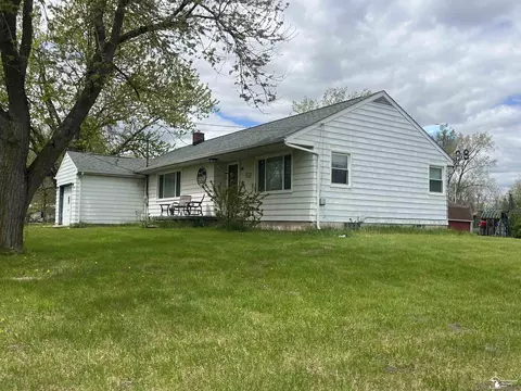 3300 W Stein, La Salle, MI 48145