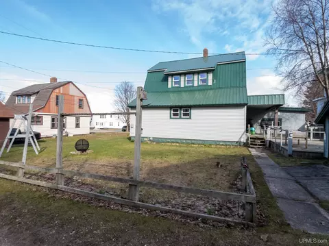 Exterior - 319 Maple, Munising, MI 49862 photo 7 of 10