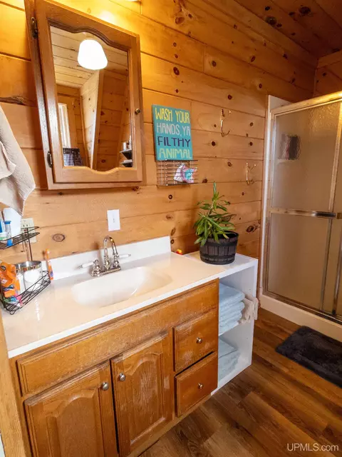 Bath - 319 Maple, Munising, MI 49862 photo 5 of 5