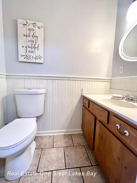 Bath - 14815 Boynton, Hemlock, MI 48626 photo 1 of 5