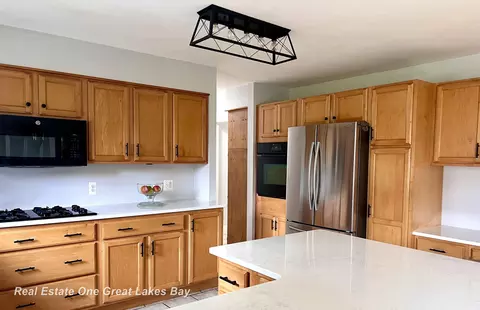 Kitchen - 14815 Boynton, Hemlock, MI 48626 photo 4 of 6