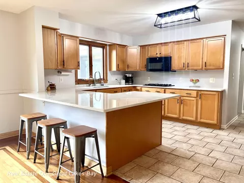 Kitchen - 14815 Boynton, Hemlock, MI 48626 photo 2 of 6
