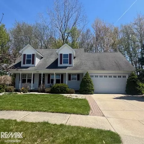 54690 Beacon Cv, New Baltimore, MI 48047