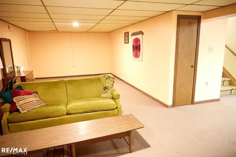 Living - 2557 Chicago Rd, Warren, MI 48092 photo 6 of 7
