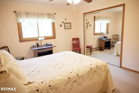 Bedroom - 2557 Chicago Rd, Warren, MI 48092 photo 2 of 5