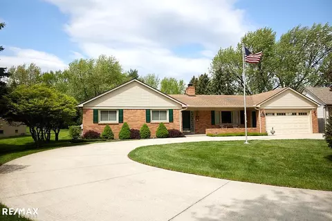 2557 Chicago Rd, Warren, MI 48092