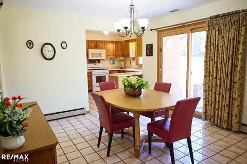 Dining - 2557 Chicago Rd, Warren, MI 48092 photo 2 of 2