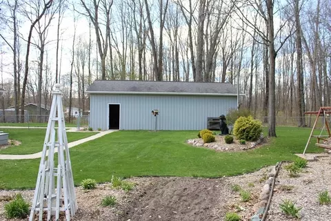 Exterior - 1452 Byfield, Harrison, MI 48625 photo 13 of 18