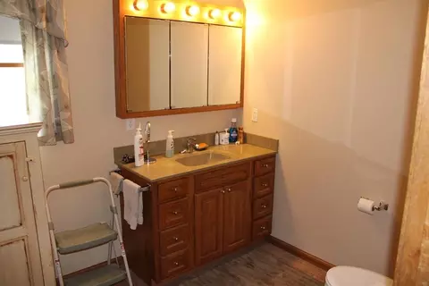 Bath - 1452 Byfield, Harrison, MI 48625 photo 1 of 4