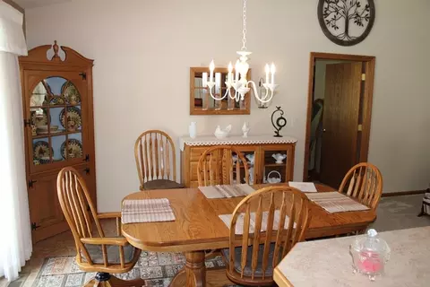 Dining - 1452 Byfield, Harrison, MI 48625 photo 1 of 2