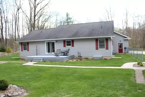 Exterior - 1452 Byfield, Harrison, MI 48625 photo 16 of 18