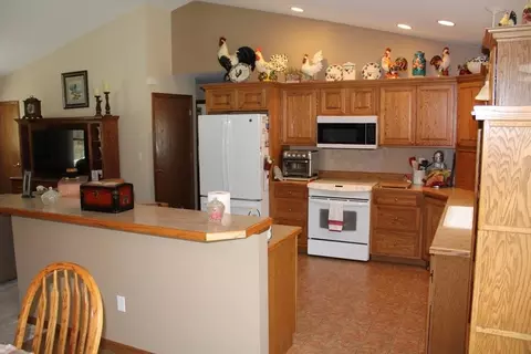 Kitchen - 1452 Byfield, Harrison, MI 48625 photo 3 of 3