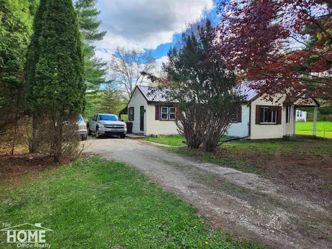 7405 W Lansing, Shaftsburg, MI 48882