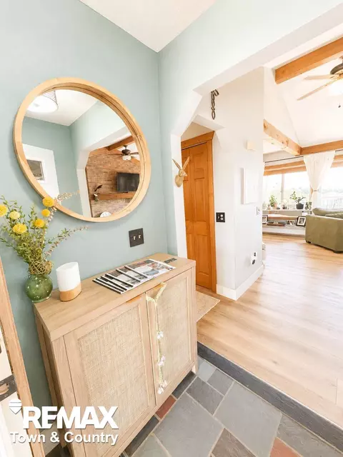 Entry Way - 4564 Hamilton, Gladwin, MI 48624 photo 1 of 6