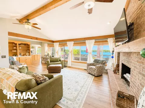 Living - 4564 Hamilton, Gladwin, MI 48624 photo 5 of 8