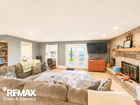 Living - 4564 Hamilton, Gladwin, MI 48624 photo 6 of 8
