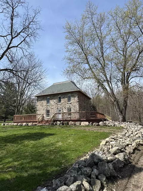 5660 Mill, Peck, MI 48466