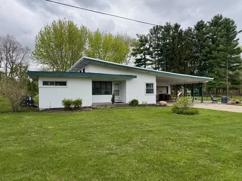 710 E Broad, Chesaning, MI 48616