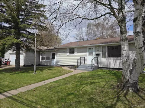 1600 W Breen, Kingsford, MI 49802