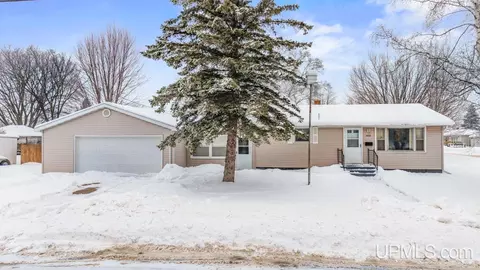 1600 W Breen, Kingsford, MI 49802