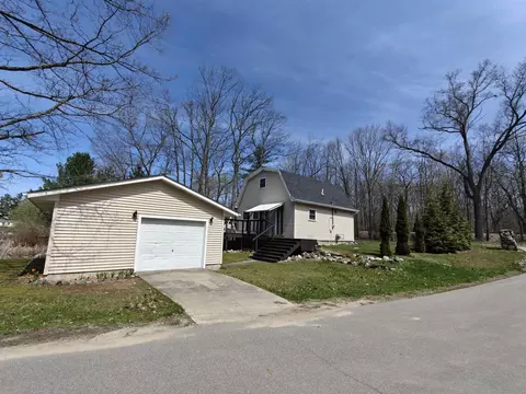 1490 Bungo, Harrison, MI 48625