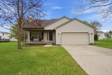 1048 Yale, Oxford, MI 48371