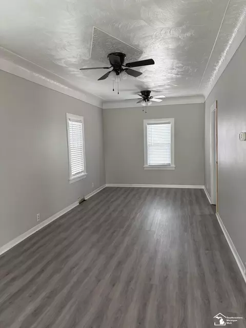 Living - 21 Lemerand, Monroe, MI 48162 photo 1 of 1