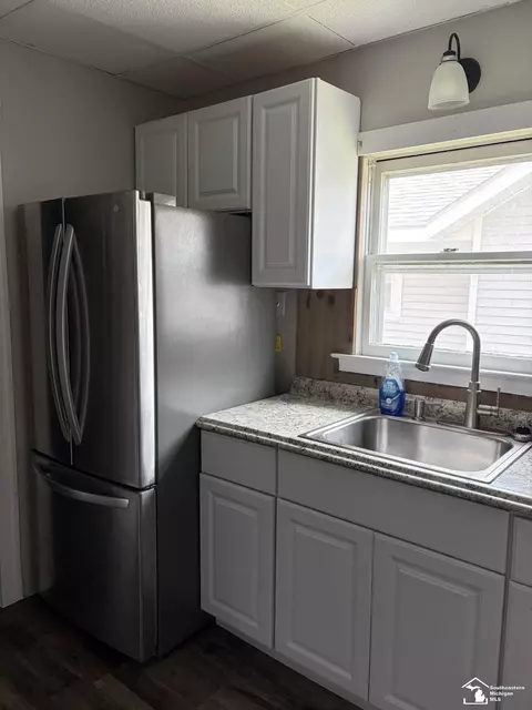 Kitchen - 21 Lemerand, Monroe, MI 48162 photo 1 of 2