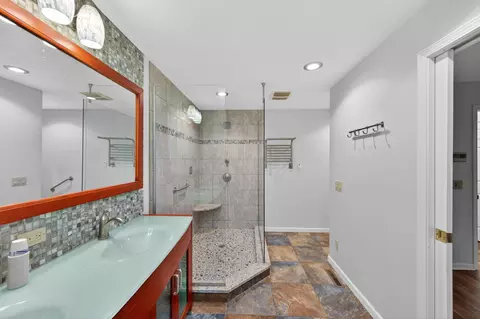 Bath - 2209 Mapleleaf, Midland, MI 48640 photo 8 of 11