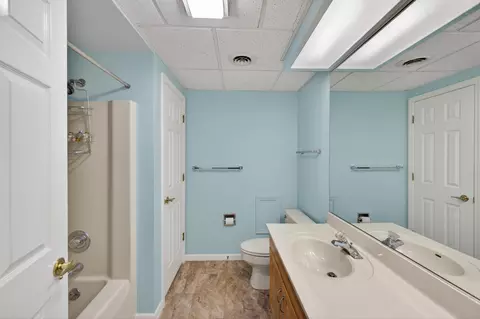 Bath - 2209 Mapleleaf, Midland, MI 48640 photo 10 of 11