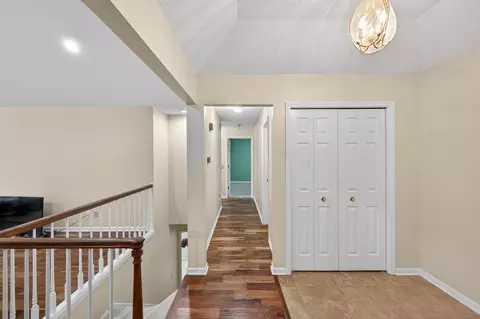 Entry Way - 2209 Mapleleaf, Midland, MI 48640 photo 3 of 4