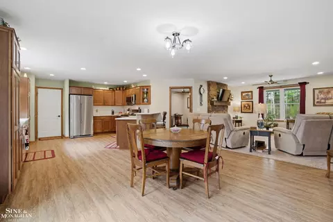Dining - 668 S Bartlett, Saint Clair, MI 48079 photo 3 of 3