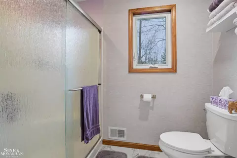 Bath - 668 S Bartlett, Saint Clair, MI 48079 photo 2 of 5