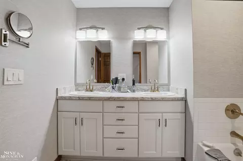 Bath - 668 S Bartlett, Saint Clair, MI 48079 photo 3 of 5